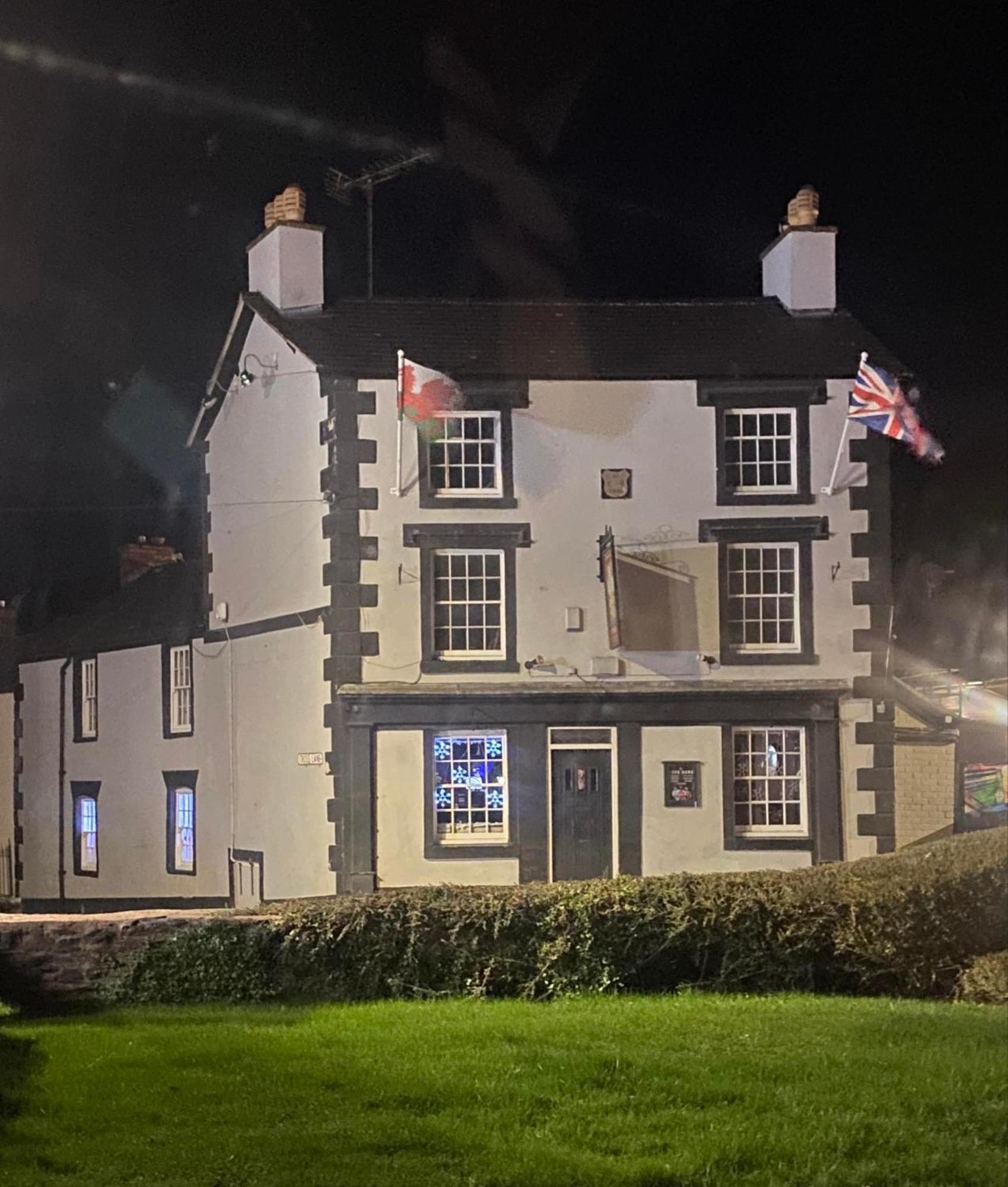 Prince Of Wales Pub And Accommodation Llangollen Dış mekan fotoğraf